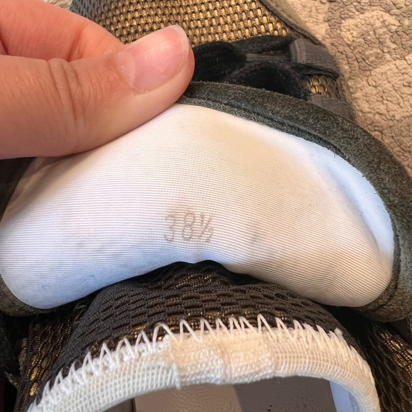 Brunello Cucinelli Ball-chain Embellished
Sneakers - Picture 7 of 8